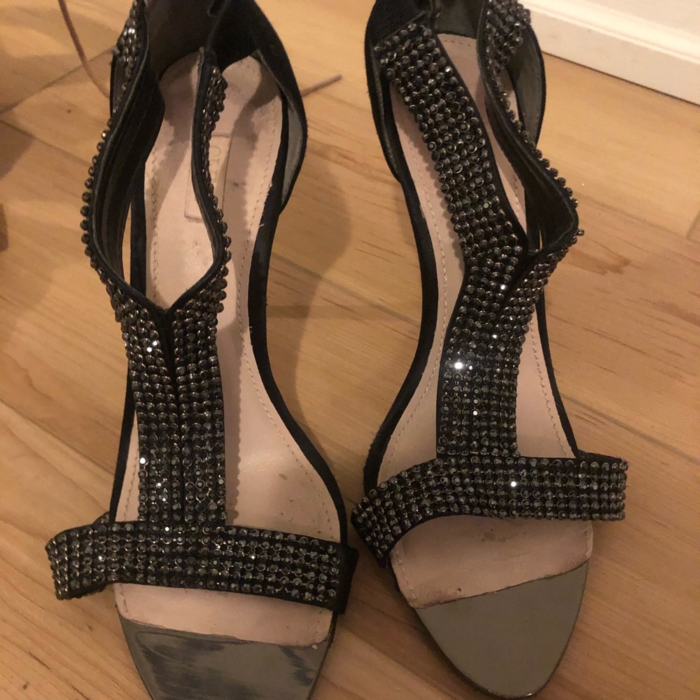 Glint heels